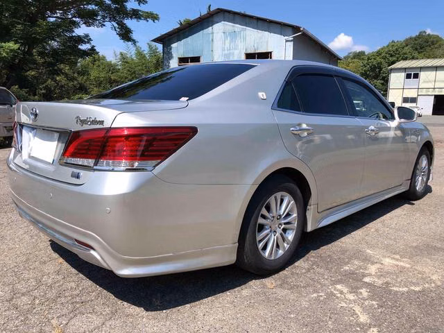 TOYOTA CROWN