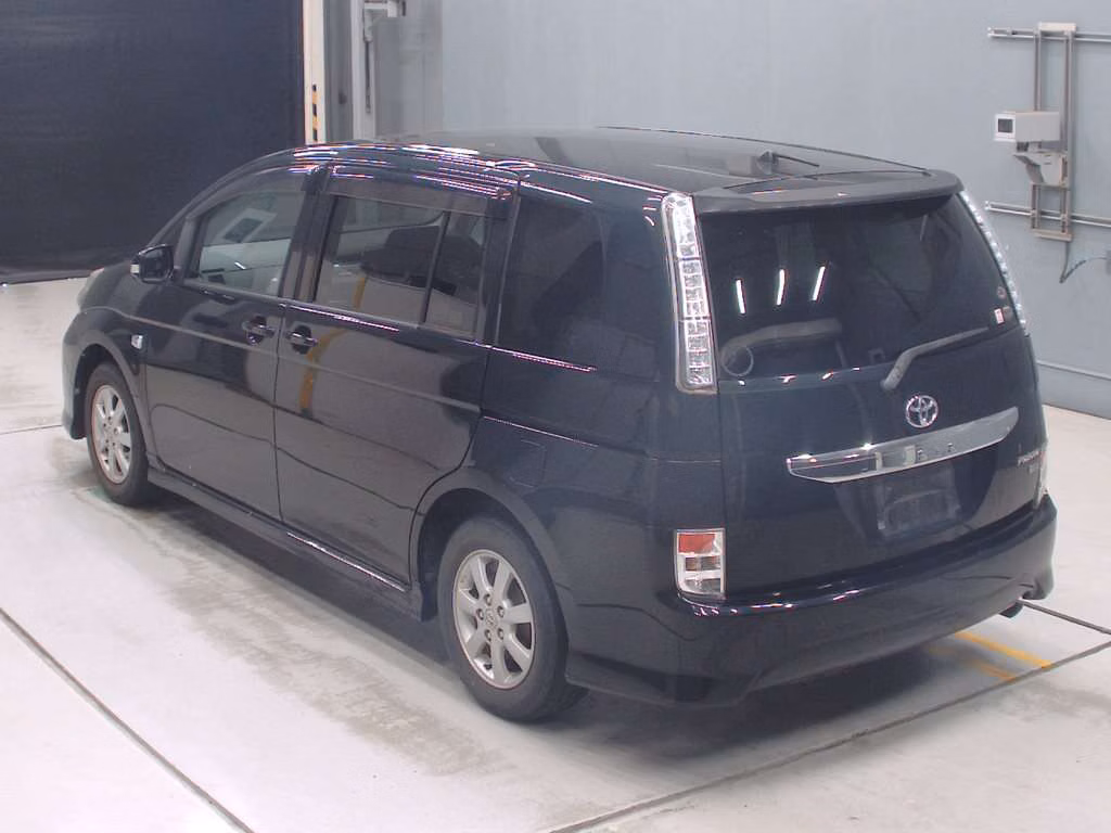 TOYOTA ISIS