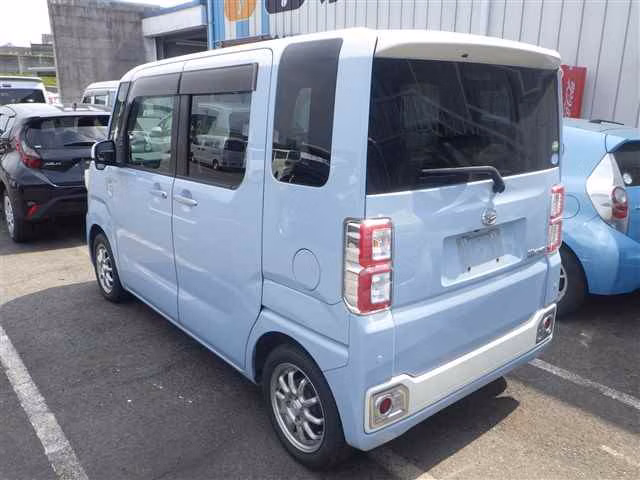DAIHATSU WAKE
