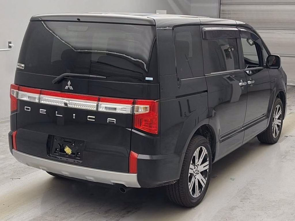MITSUBISHI DELICA D:5