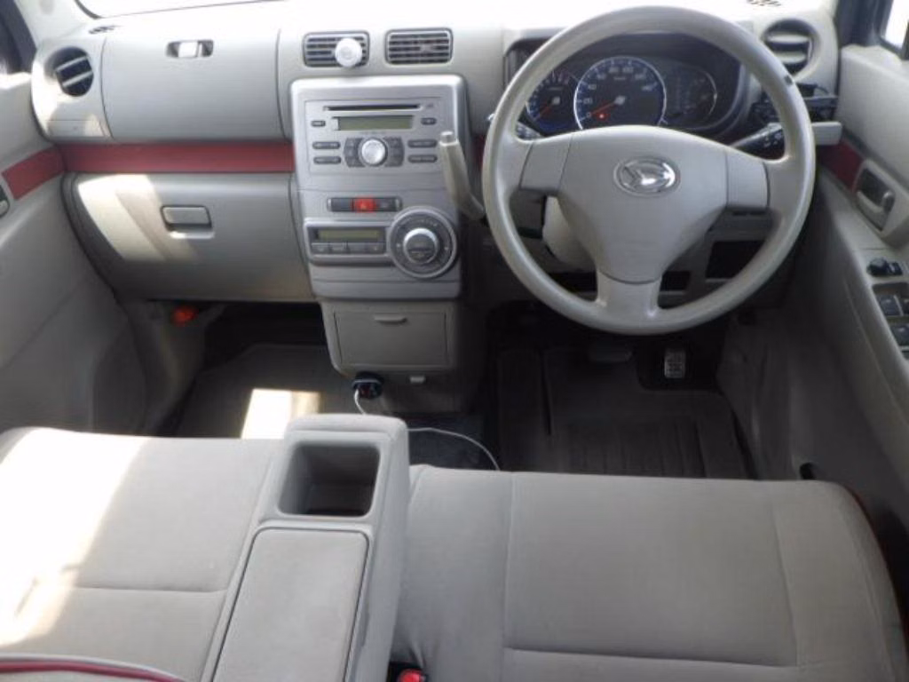 DAIHATSU MOVE CONTE