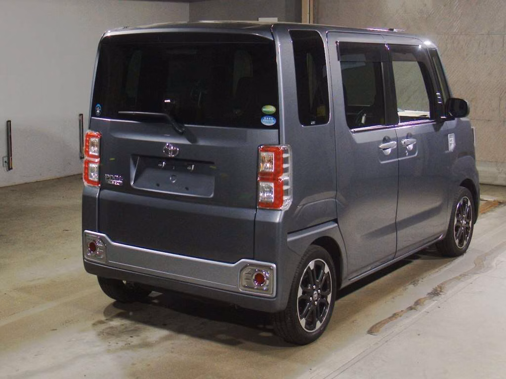 TOYOTA PIXIS MEGA