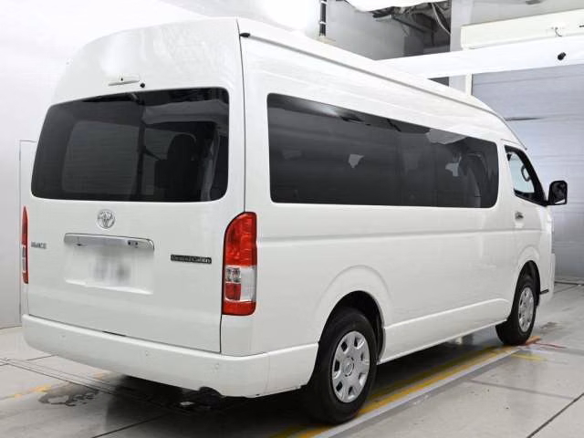 TOYOTA HIACE