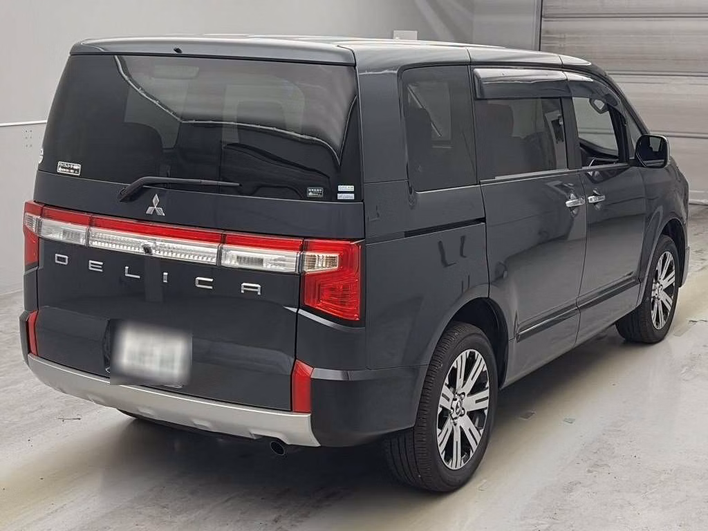 MITSUBISHI DELICA D:5