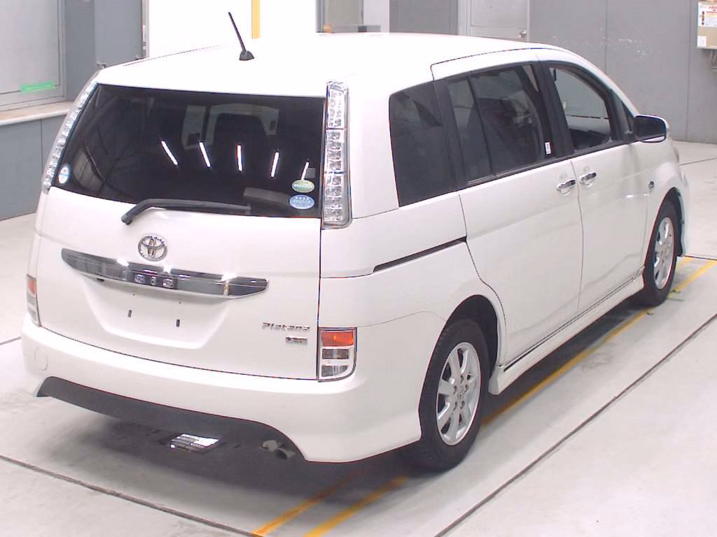 TOYOTA ISIS
