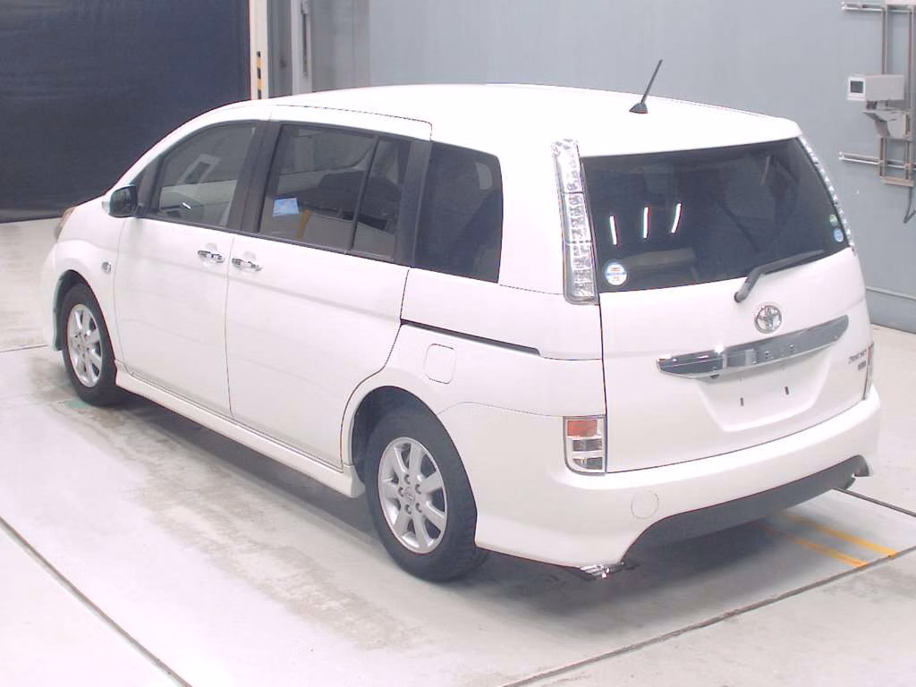 TOYOTA ISIS