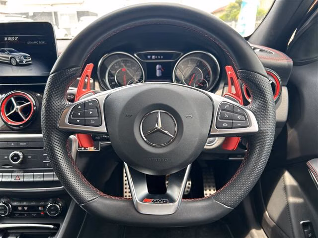 MERCEDES-BENZ GLA-CLASS