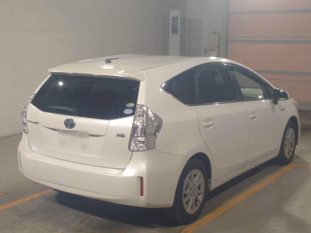 TOYOTA PRIUS ALPHA