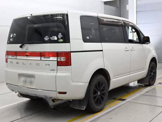 MITSUBISHI DELICA D:5
