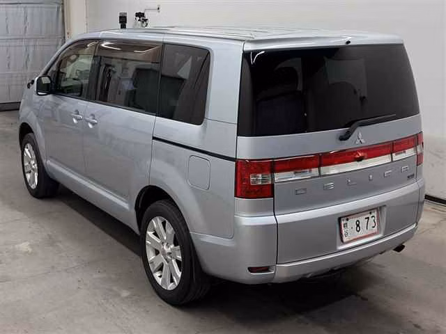 MITSUBISHI DELICA D:5