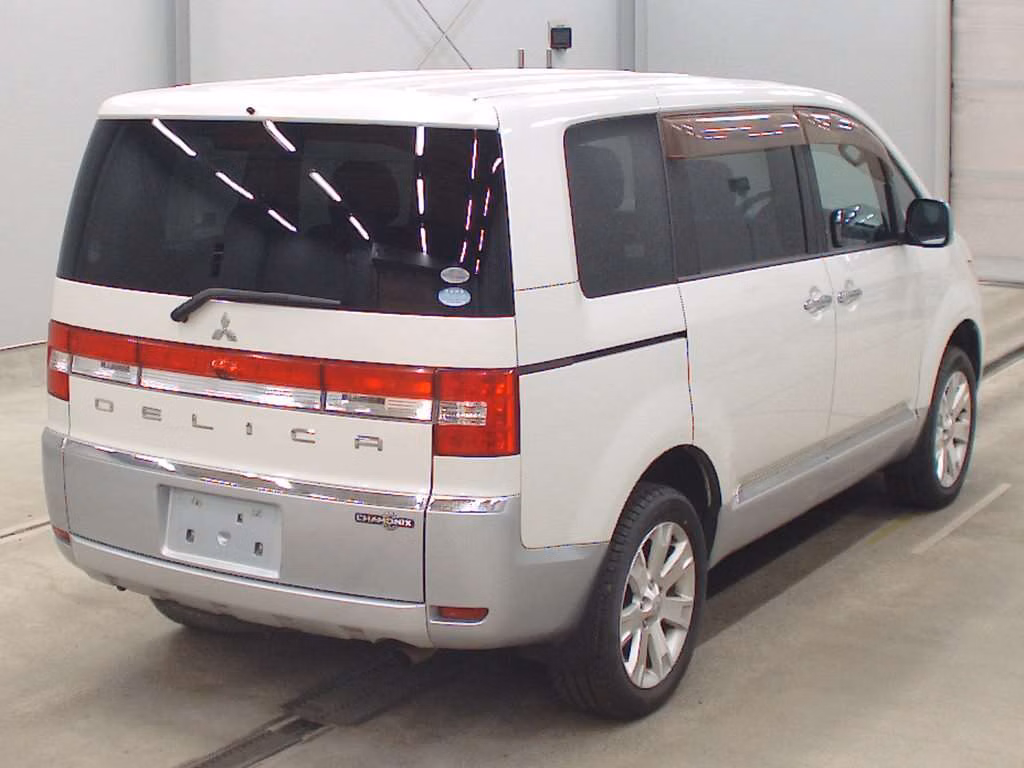 MITSUBISHI DELICA D:5