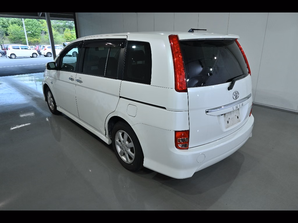 TOYOTA ISIS