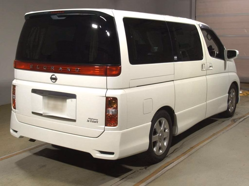 NISSAN ELGRAND
