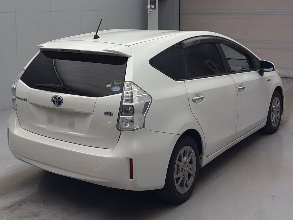 TOYOTA PRIUS ALPHA