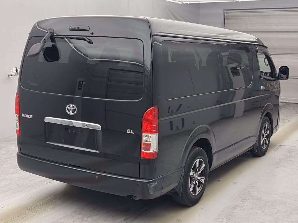 TOYOTA HIACE