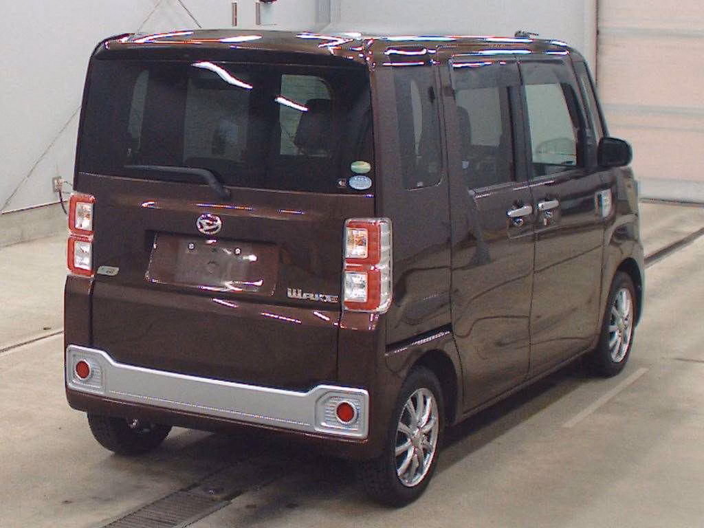 DAIHATSU WAKE