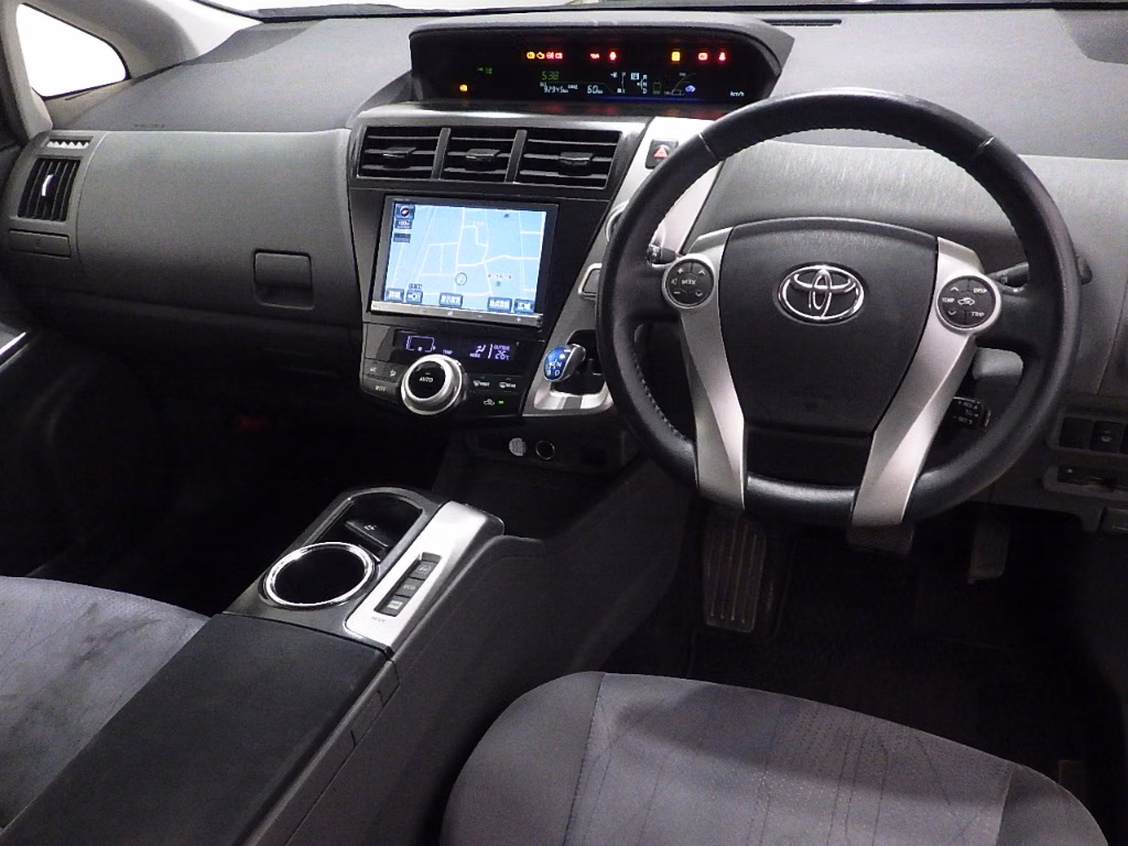 TOYOTA PRIUS ALPHA