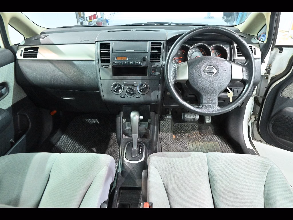 NISSAN TIIDA LATIO