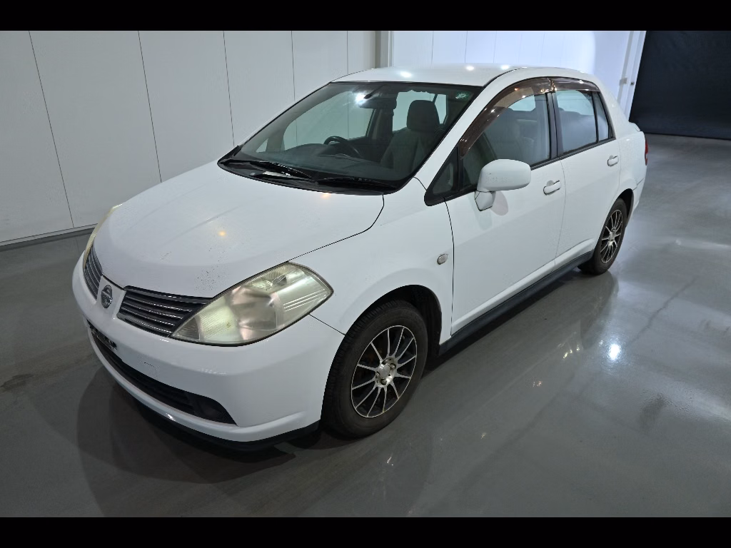 NISSAN TIIDA LATIO