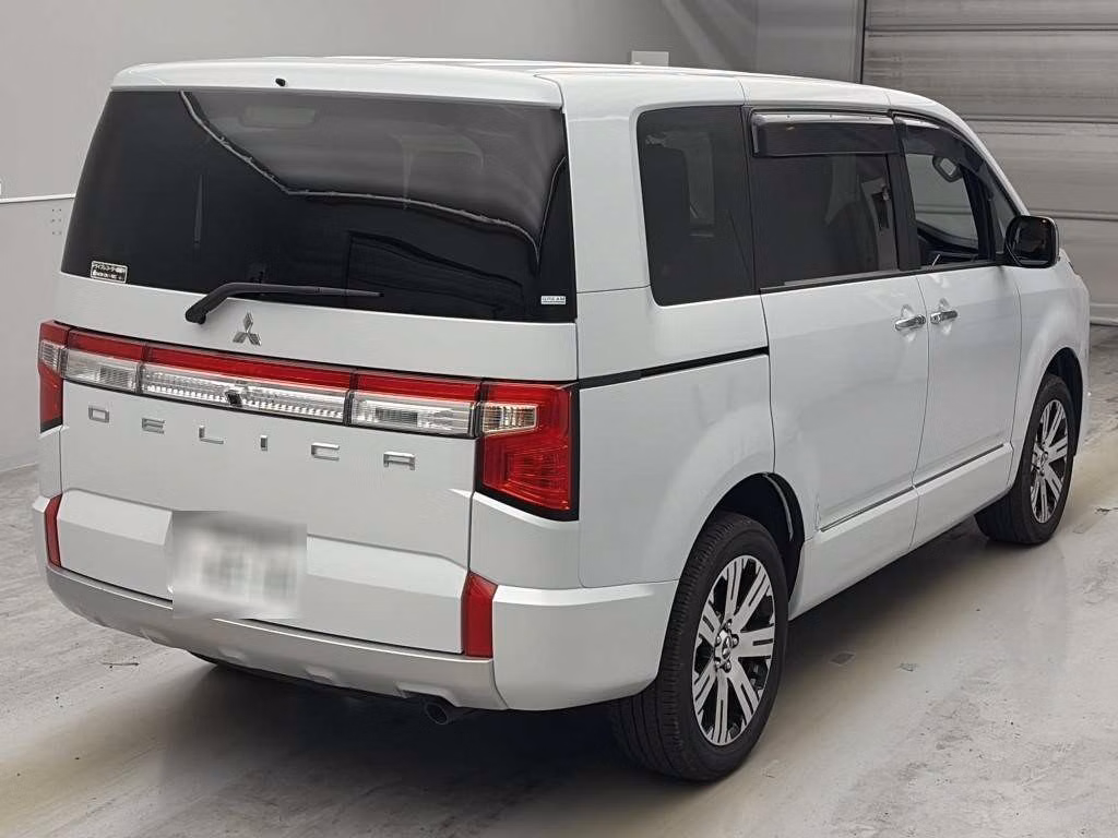 MITSUBISHI DELICA D:5