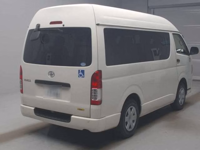 TOYOTA REGIUS ACE