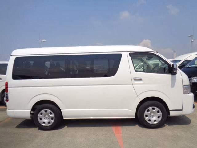 TOYOTA HIACE