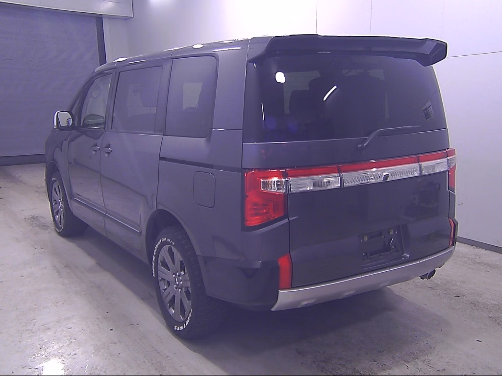 MITSUBISHI DELICA D:5