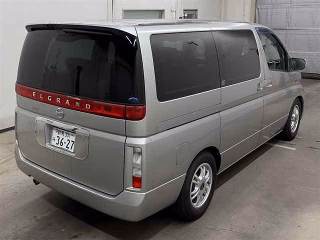 NISSAN ELGRAND