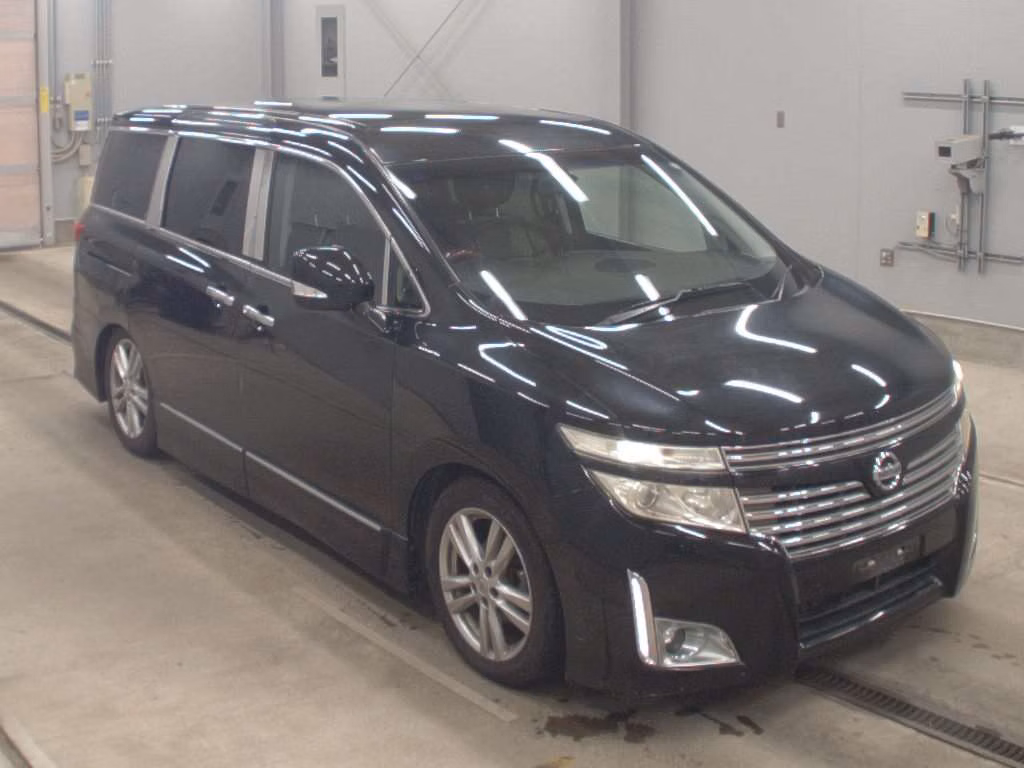 NISSAN ELGRAND