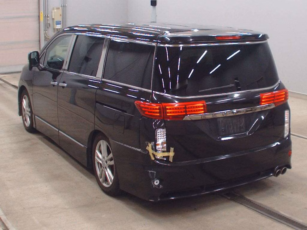 NISSAN ELGRAND