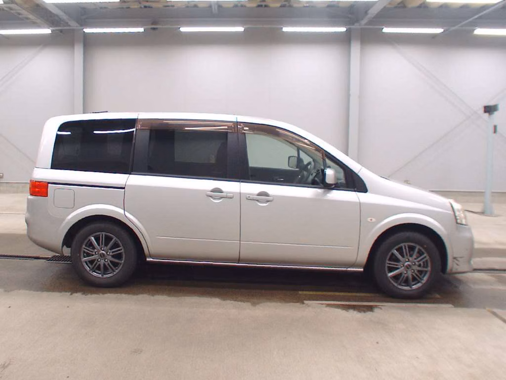 NISSAN LAFESTA