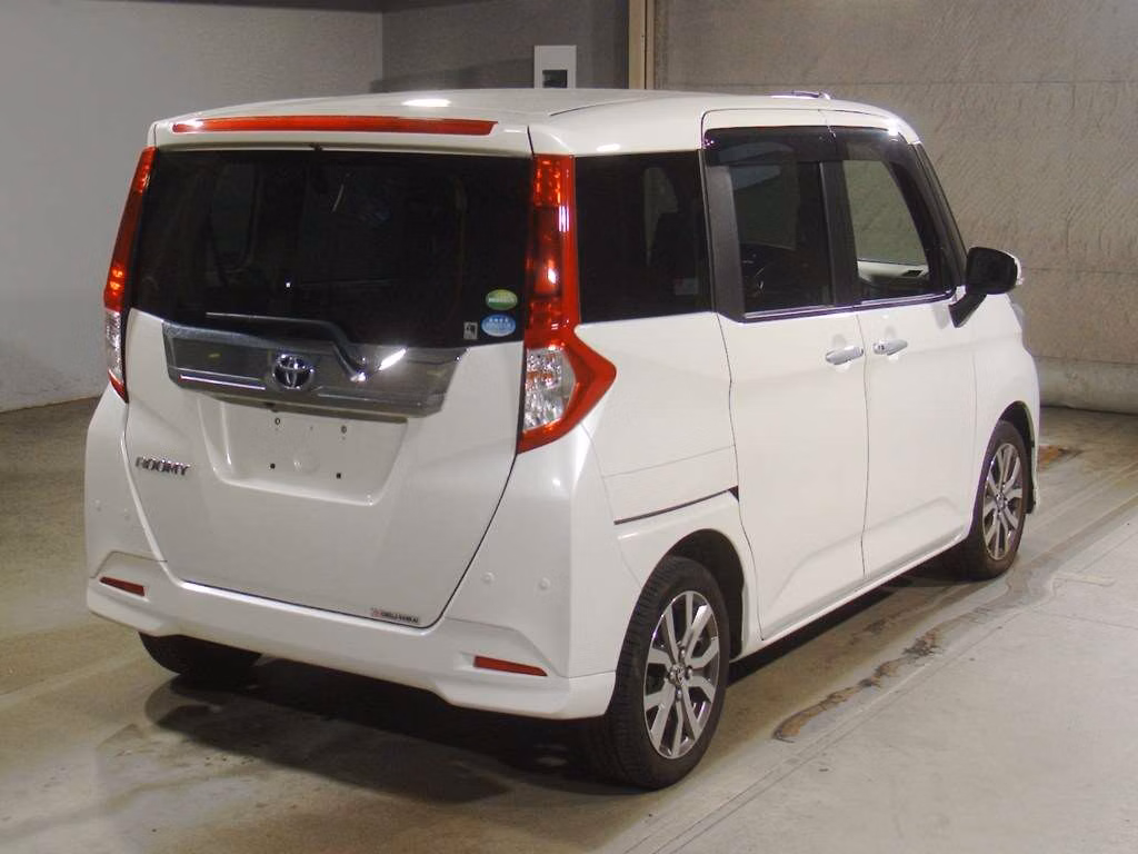 TOYOTA ROOMY