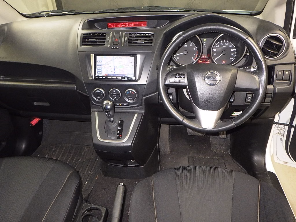 NISSAN LAFESTA