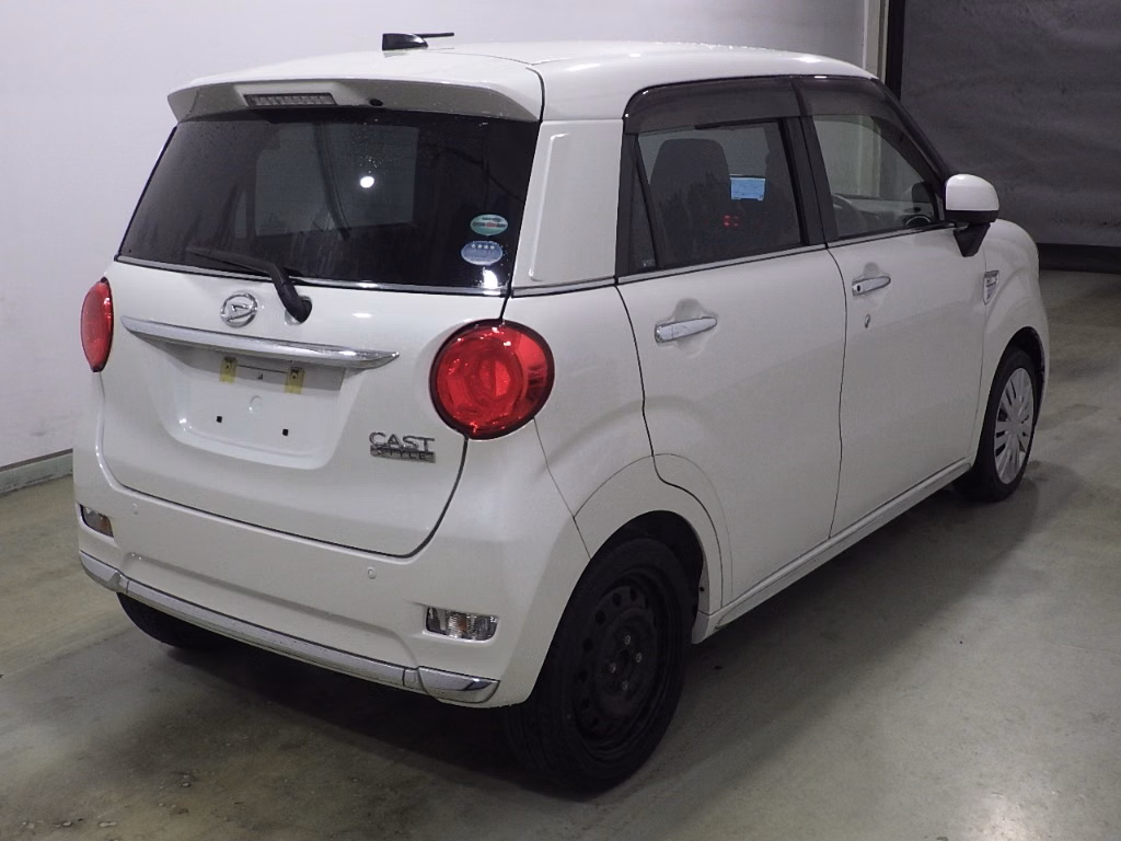 DAIHATSU CAST