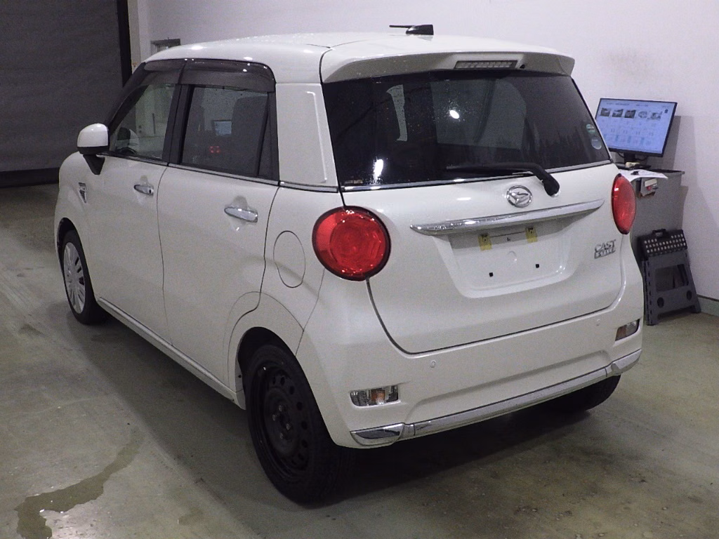 DAIHATSU CAST