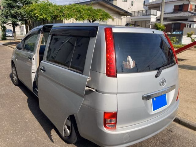 TOYOTA ISIS