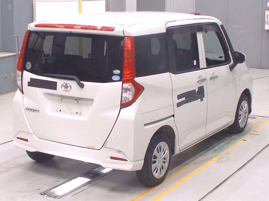 TOYOTA ROOMY