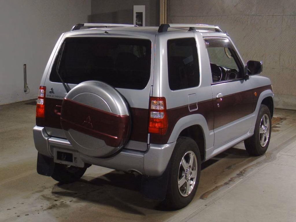 MITSUBISHI PAJERO MINI
