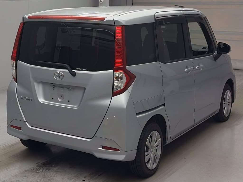 TOYOTA ROOMY