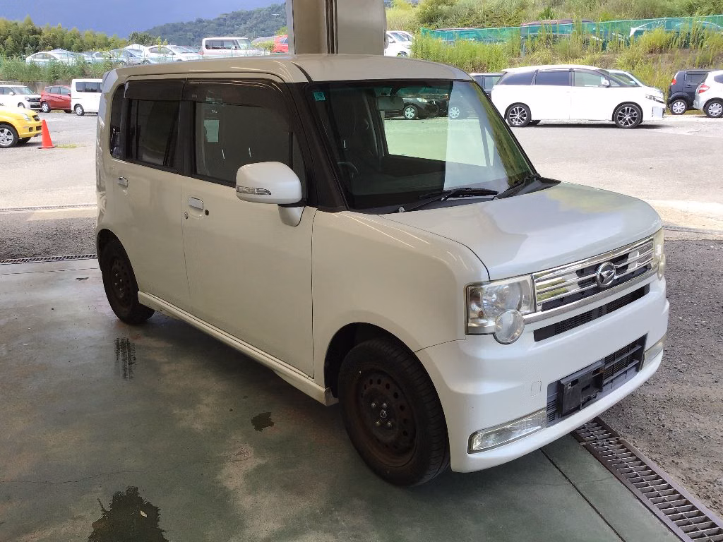 DAIHATSU MOVE CONTE