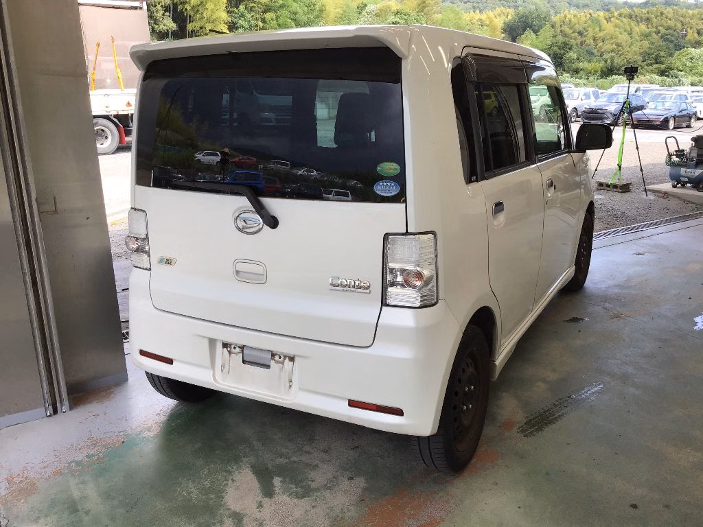 DAIHATSU MOVE CONTE