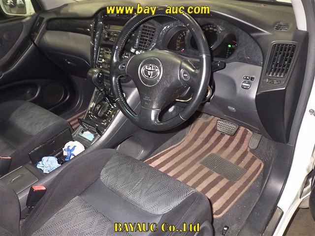 TOYOTA KLUGER V