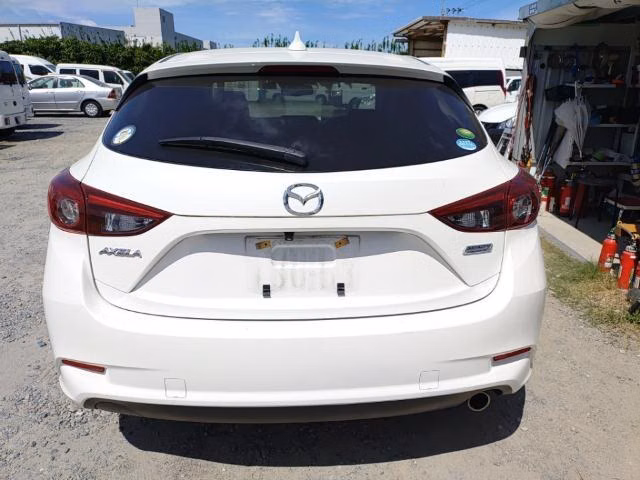 MAZDA AXELA