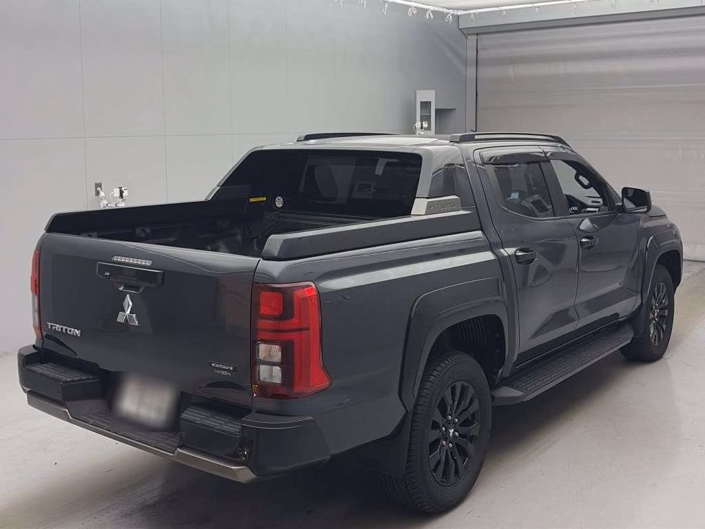 MITSUBISHI TRITON