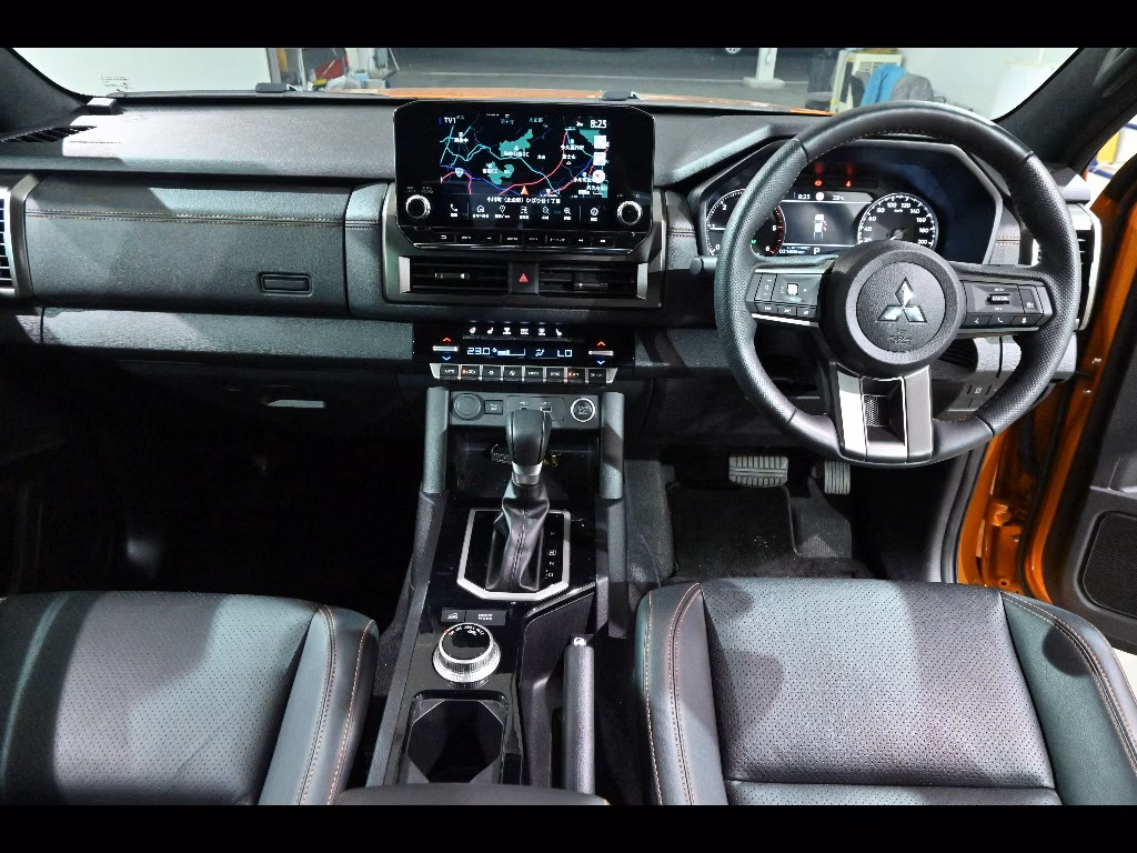 MITSUBISHI TRITON