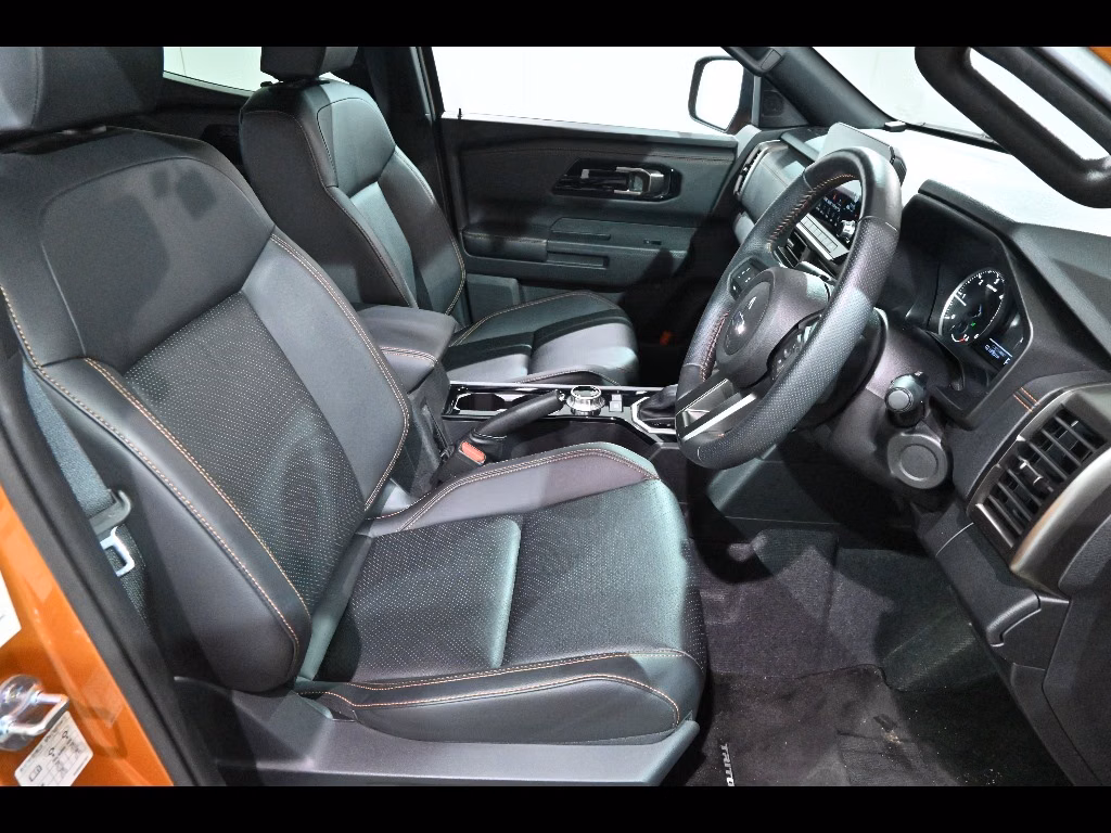MITSUBISHI TRITON