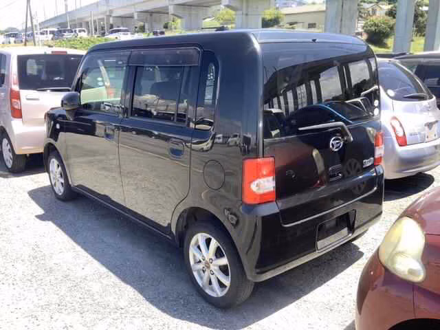 DAIHATSU MOVE CONTE
