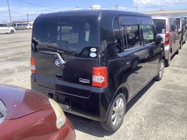 DAIHATSU MOVE CONTE