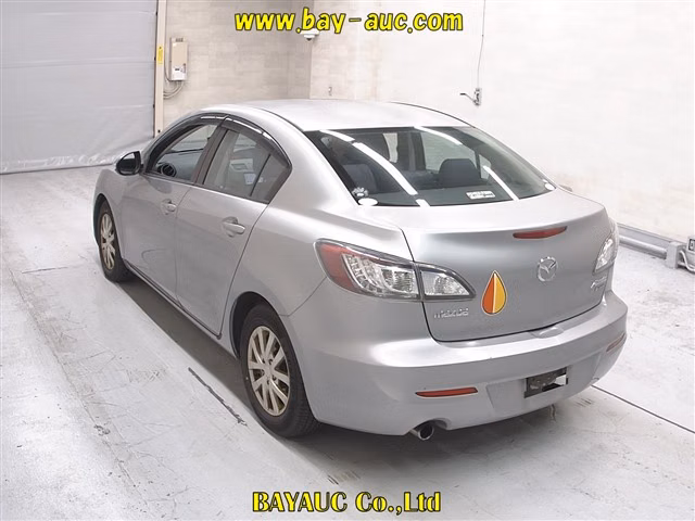 MAZDA AXELA