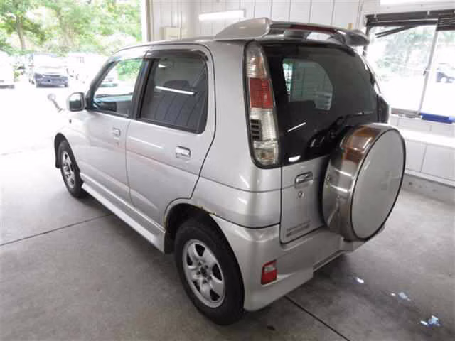 DAIHATSU TERIOS KID